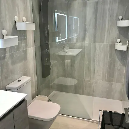 Апартаменты Beautiful Pool Side 2 Bed Apt With Free Wifi In Pdc Apt 6b