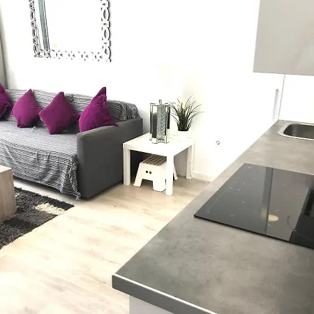Beautiful Pool Side 2 Bed Apt With Free Wifi In Pdc Apt 6b Apartment Puerto del Carmen (Lanzarote)